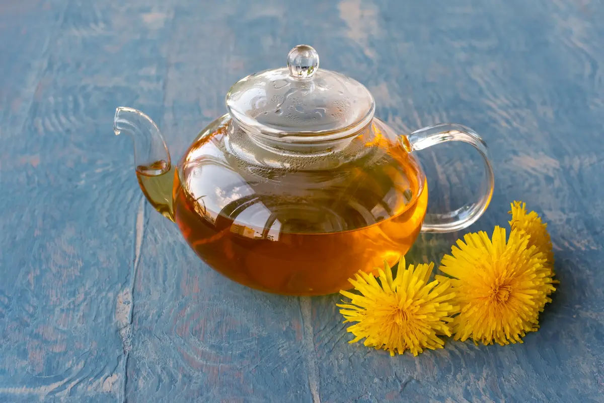 chrysanthemum tea in a traditional setting