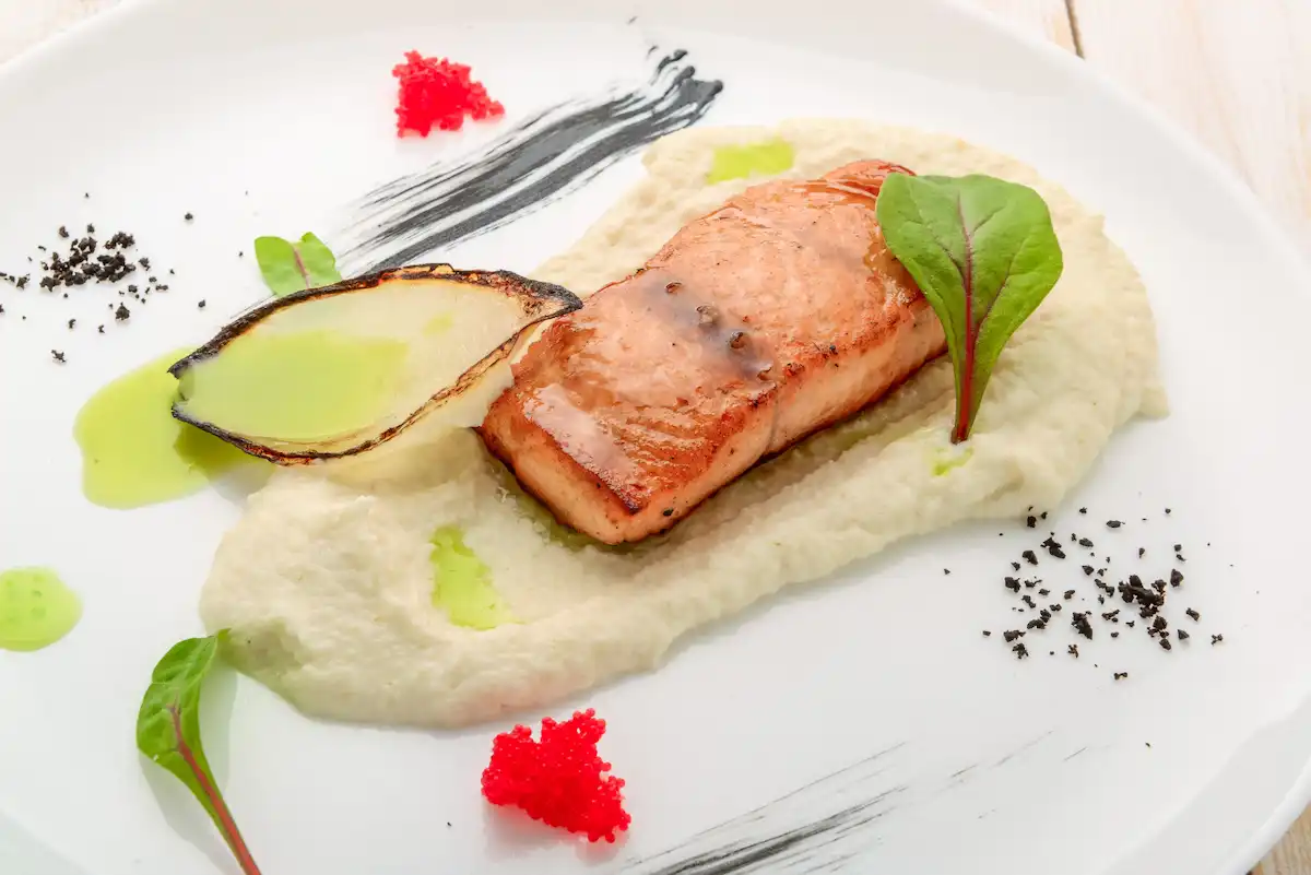 inal plate of salmon and mashed potatoes dinner